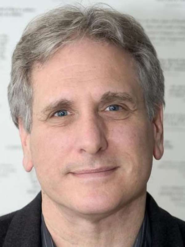 Headshot - Steve Brinder