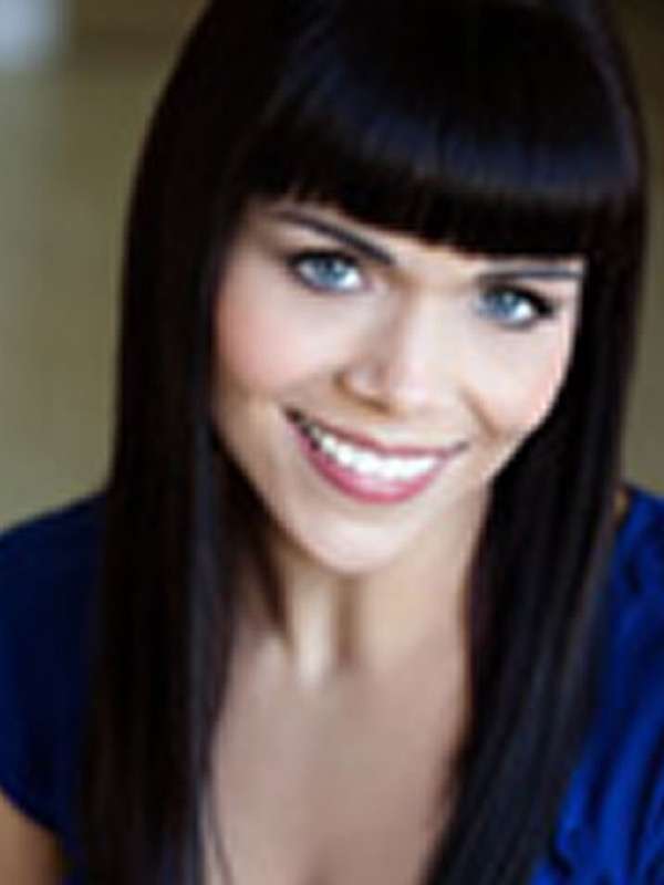 Headshot - Shannon Guile