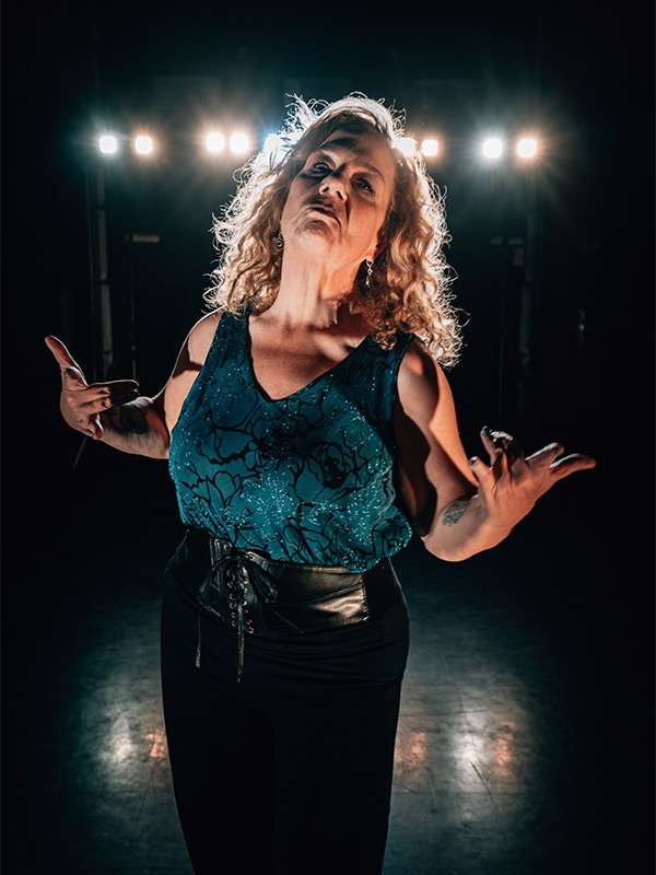 Headshot - Lori Gibbs