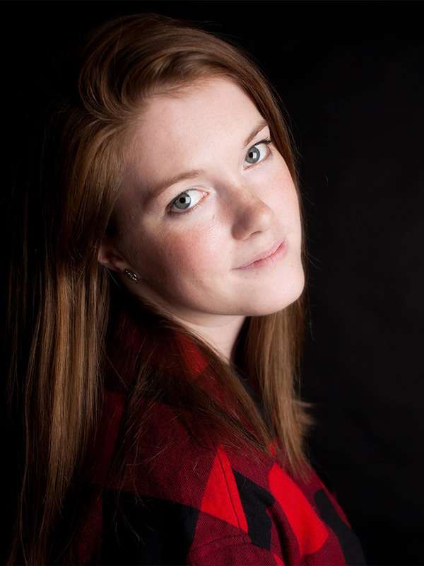 Headshot - Rebecca Reeds