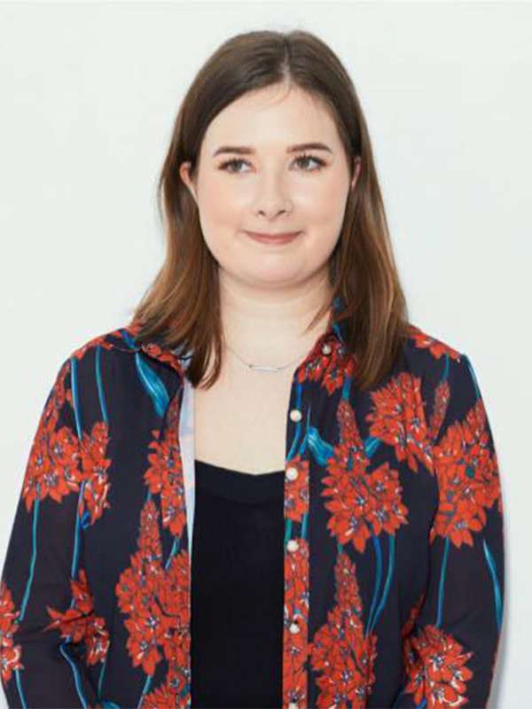 Headshot - Kristen Einarson