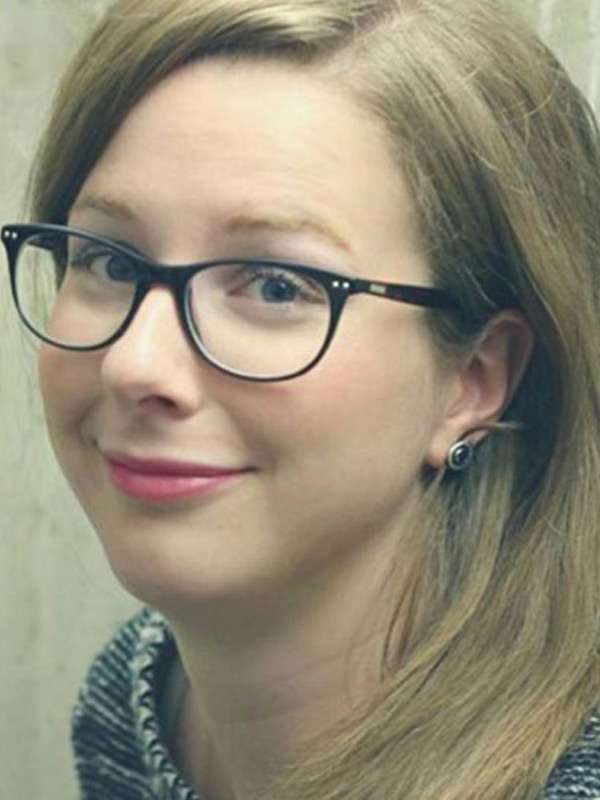 Headshot - Amy Bugg