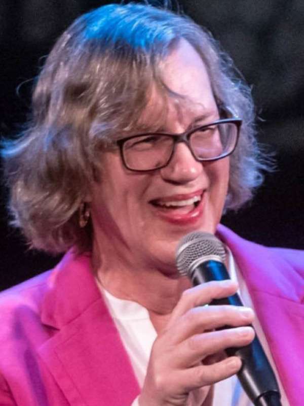 Headshot - Veronica Gingles