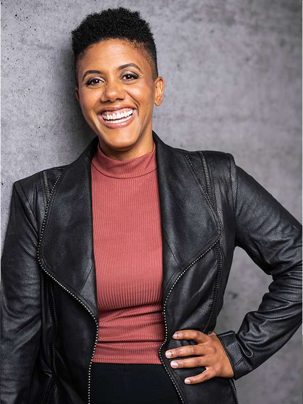 Headshot - Amanda Cordner