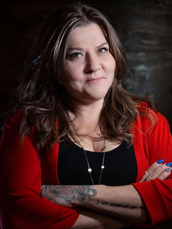 Headshot - Lisa Baker