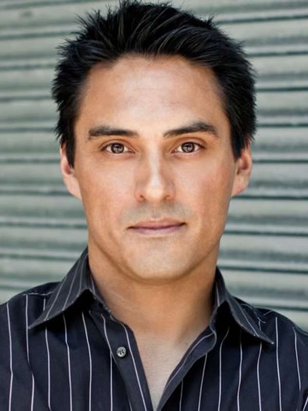 Headshot - Darrell Dennis